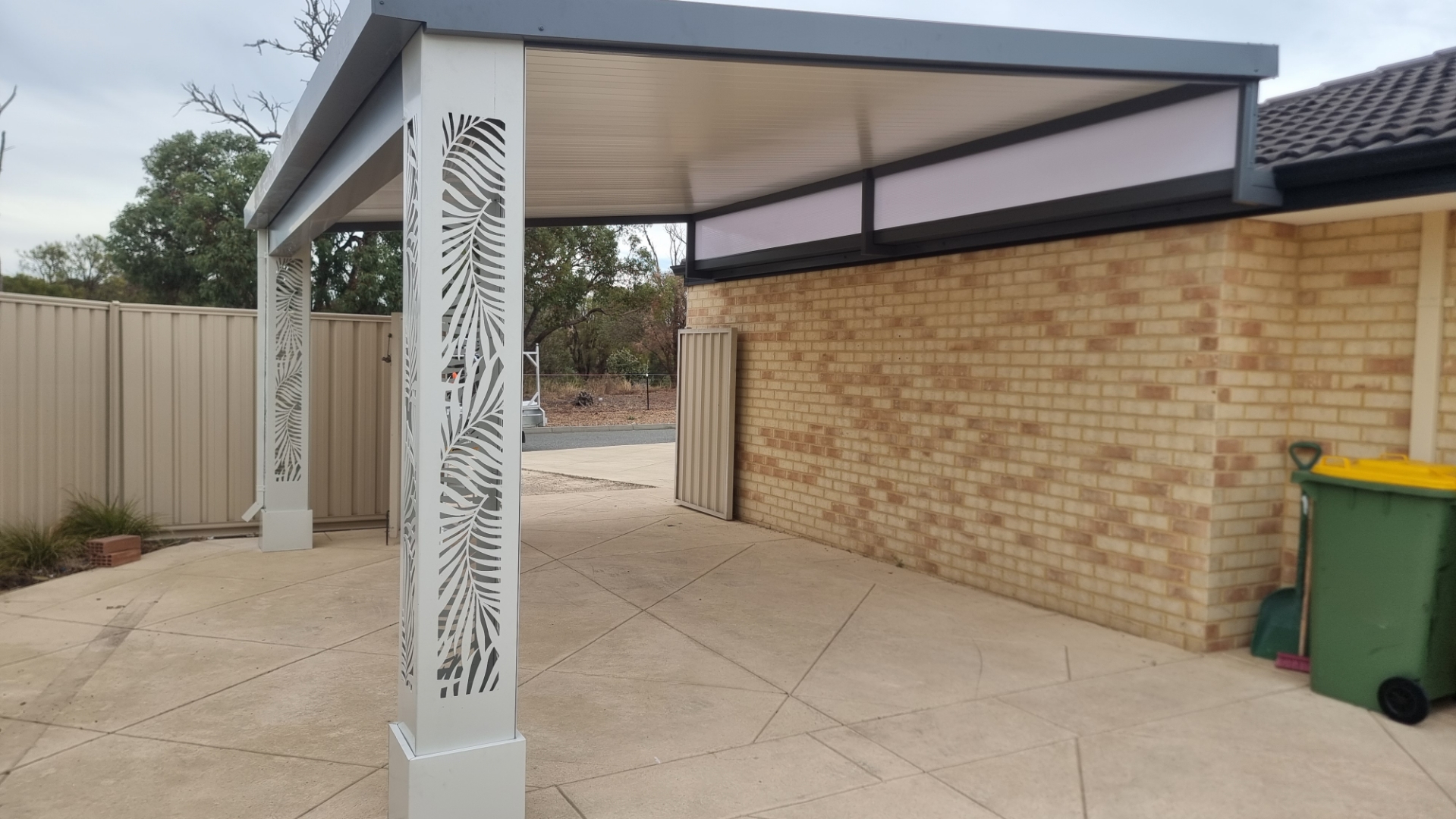 Raised Flat Solarspan VJ Finish Laser Cut Posts Patios for New Homes in Perth: Who Builds Them and Who Gets Recommended 1